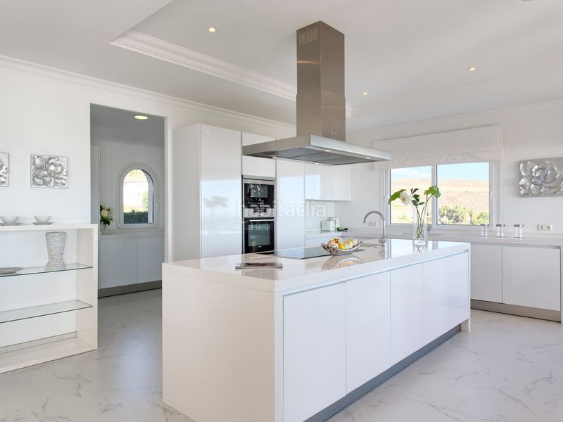 Foto d17ac3f5-3be1-4b1b-beaf-76838d78eb97. Casa amb piscina a Los Flamingos Benahavís