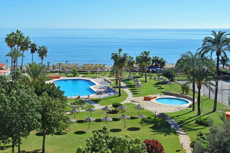 Foto 34539bca-ec6e-40f3-b288-36b92f8d096a. Apartament amb aparcament piscina a Parque Central Estepona
