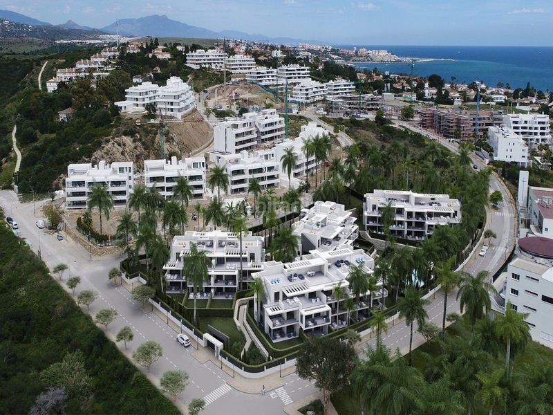 Foto 12df2e24-6100-4350-82c9-5d8e9bfc148c. Apartament amb aparcament piscina a Parque Central Estepona