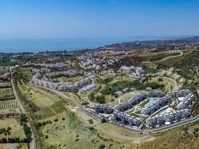 Foto dc446c55-b110-4d3a-9741-818903b83cbd. Apartament amb aparcament piscina a Parque Central Estepona
