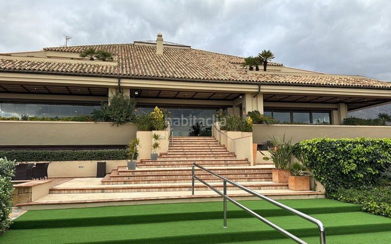 Foto a33d4cfb-a134-438b-962d-dfa3a7b62614. Casa amb aparcament piscina a Parque Central Estepona