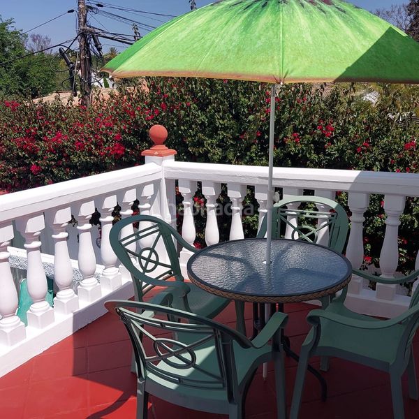 Foto c10317eb-acea-42b8-9aac-baeba17822e5. Casa amb piscina a Casco Antiguo Marbella