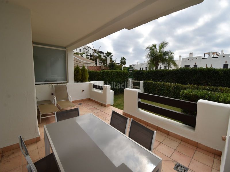 Foto 4b47206c-cd81-4b8b-bed9-61a494c24e3f. Apartament amb aparcament piscina a Parque Central Estepona