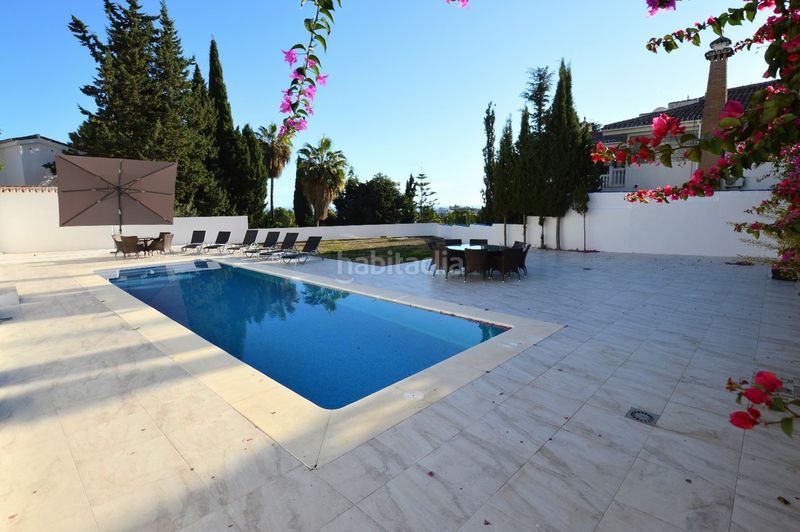 Foto aa77b115-5258-465d-80c1-48908bd19e51. Casa amb piscina a Torremuelle Benalmádena