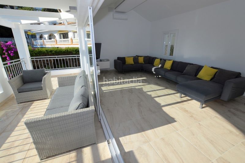 Foto defb17f7-dc75-49a2-b4d2-da84f10c9823. Casa amb piscina a Torremuelle Benalmádena