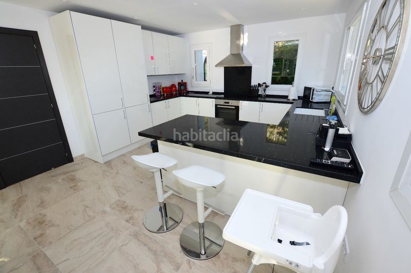 Foto 0d44994b-0954-4959-ac32-f05556957228. Casa amb piscina a Torremuelle Benalmádena