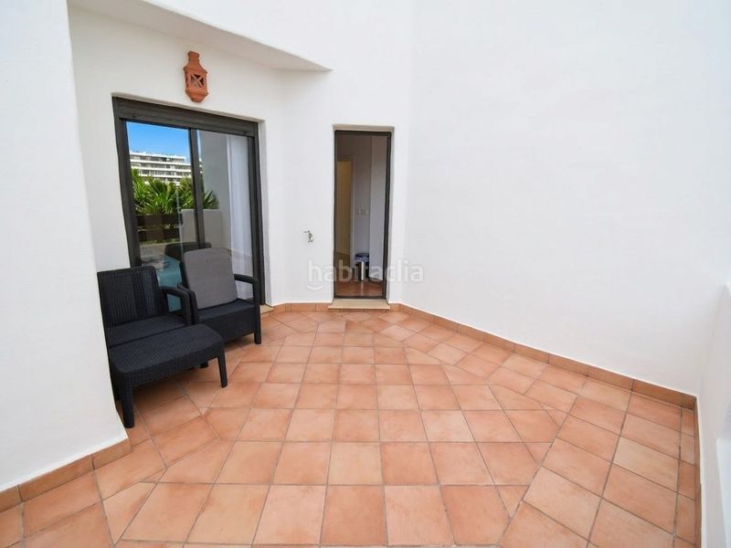 Foto 354f92b0-96cd-4852-aaa6-94a2d415068b. Apartament amb aparcament a El Velerín Estepona