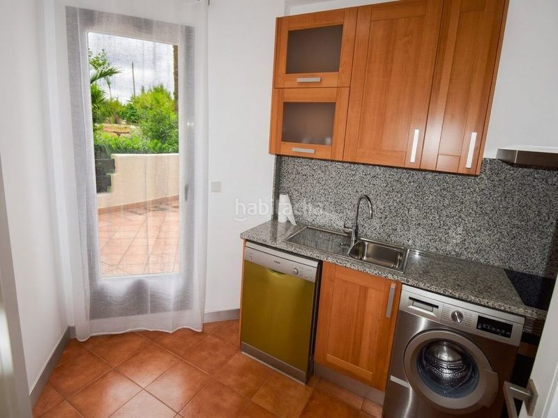 Foto 35db6144-67cc-4b4c-aa6f-b1f17d532003. Apartament amb aparcament a El Velerín Estepona