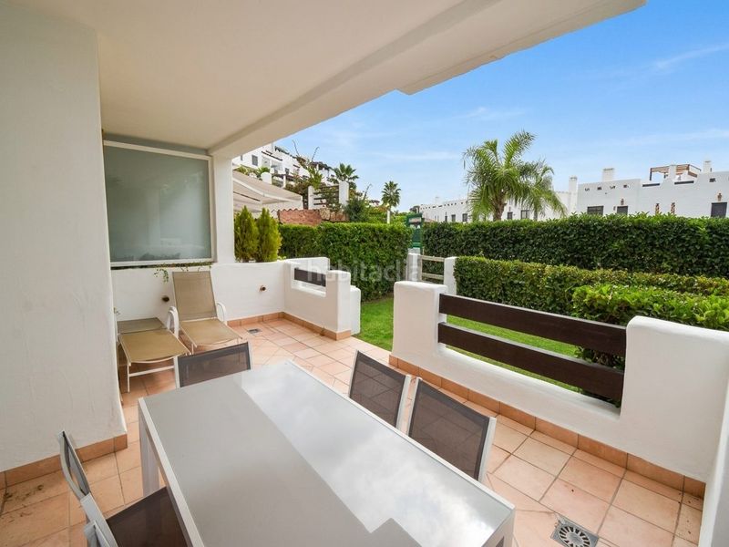 Foto 87a5de32-a959-4614-80f0-9ad57a43f007. Apartament amb aparcament a El Velerín Estepona