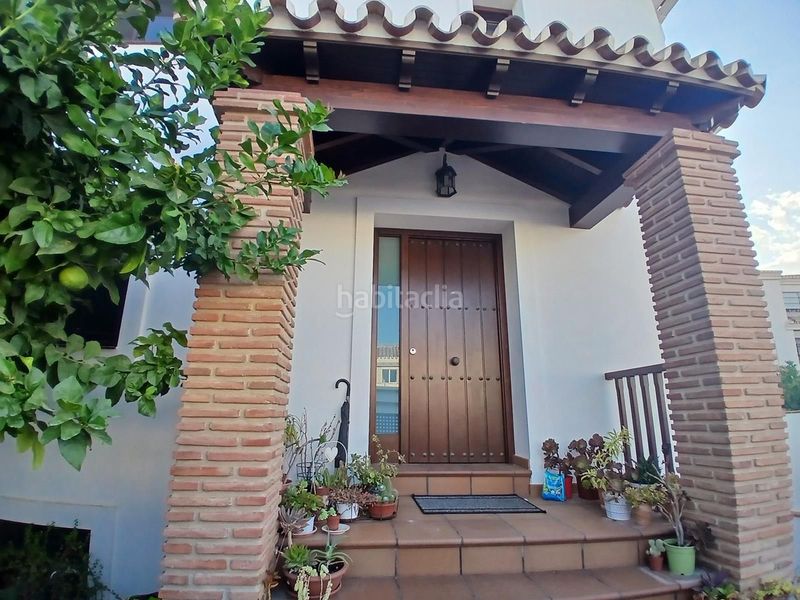 Foto 6f68e8c7-611b-4d87-819f-1e163722150c. Casa amb aparcament a Los Pacos Fuengirola