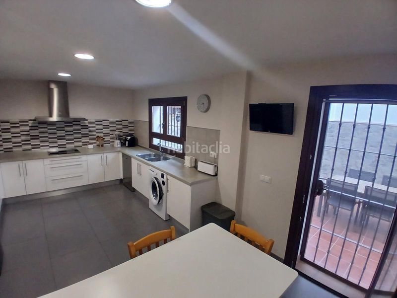 Foto a6623066-042c-4875-9910-253f39ae0f5d. Casa amb aparcament a Los Pacos Fuengirola