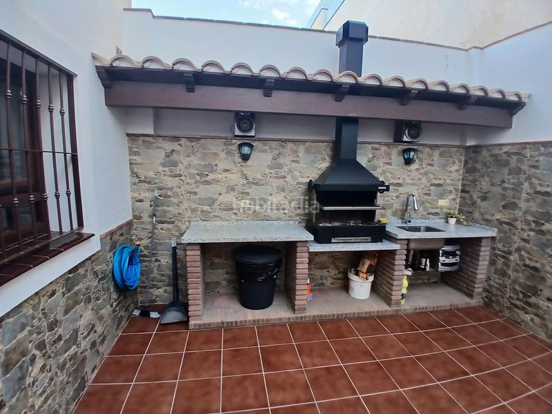 Foto a6e3a072-05eb-4d25-b571-274b97110328. Casa amb aparcament a Los Pacos Fuengirola