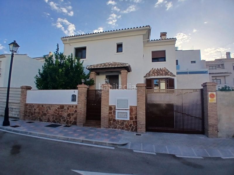 Foto aa2538f9-2606-4a51-966b-9bf07f2b035c. Casa amb aparcament a Los Pacos Fuengirola
