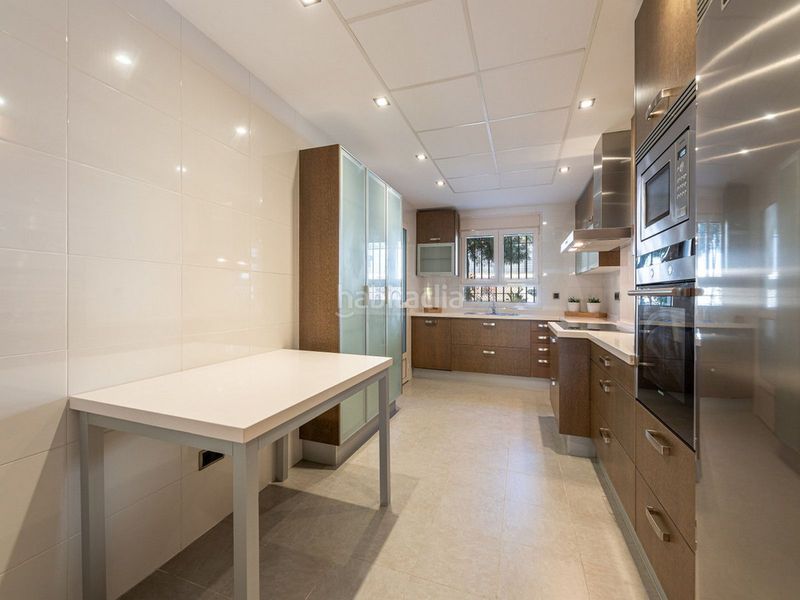 Foto fc74521c-8c58-4f5e-b51f-5ac54290f3db. Apartament amb aparcament piscina a Casco Antiguo Marbella