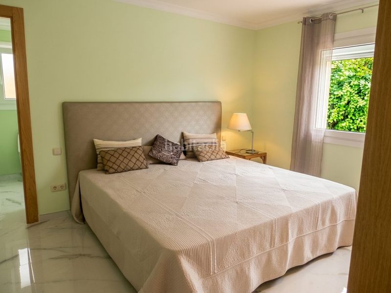 Foto 04c61559-cac5-4d3d-a5d2-928288950a44. Casa en Centro Estepona