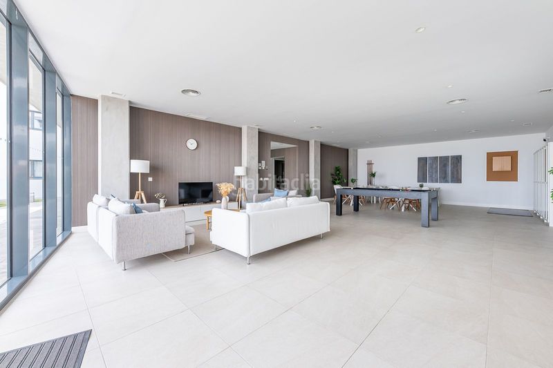 Foto b5123562-77f7-46b0-83ea-2bb0bbc045eb. Apartament amb aparcament a Alcorrín Manilva
