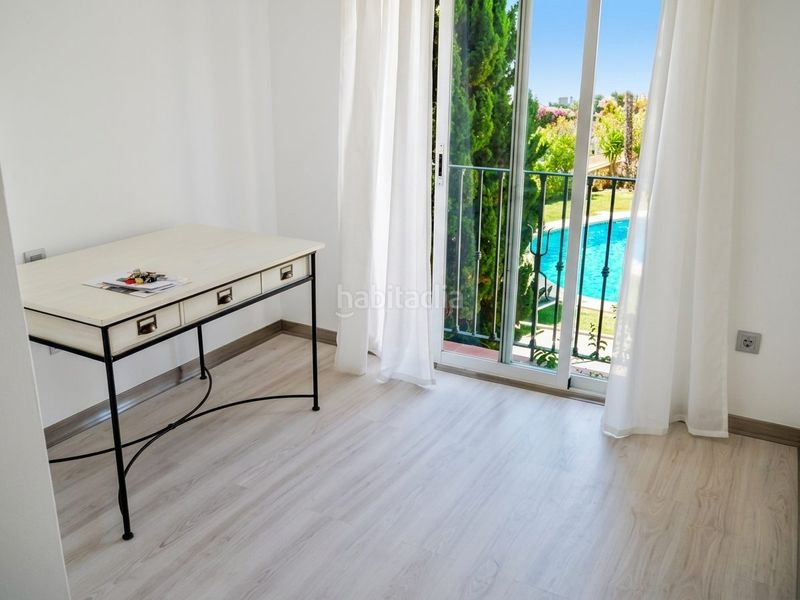 Foto e7ad3e8a-260e-4268-a7a4-20ac0526d68d. Casa adossada amb aparcament a Centro Nerja