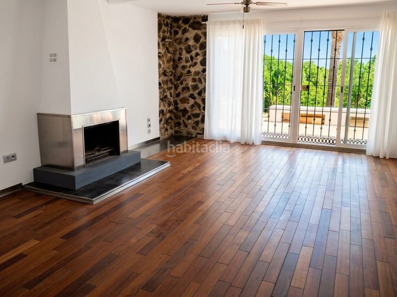 Foto bca18508-66dd-4563-8425-85621900ee8e. Casa amb piscina a Centro Nerja