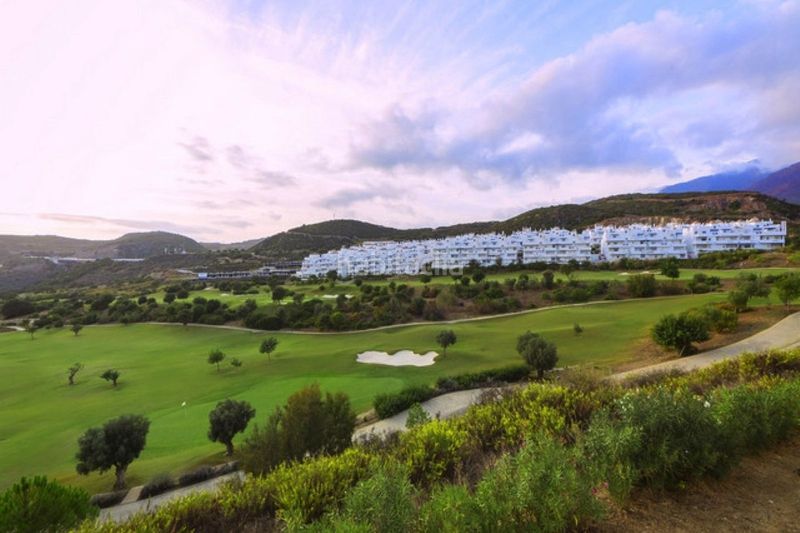 Foto cd12ebfc-408d-4a8c-8817-2678b8a25780. Apartament amb piscina a Parque Central Estepona