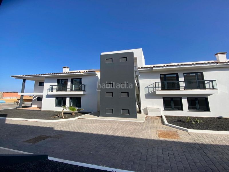 Foto 0dd71c39-6a48-4f72-a18d-221d13c8c0b5. Apartament amb aparcament piscina a Corralejo Oliva (La)
