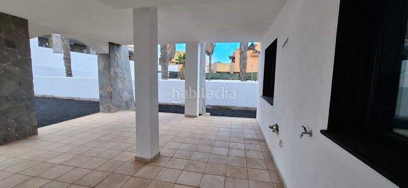 Foto 2348f54f-6c71-478b-b341-a1af21eb4457. Apartament amb aparcament piscina a Corralejo Oliva (La)