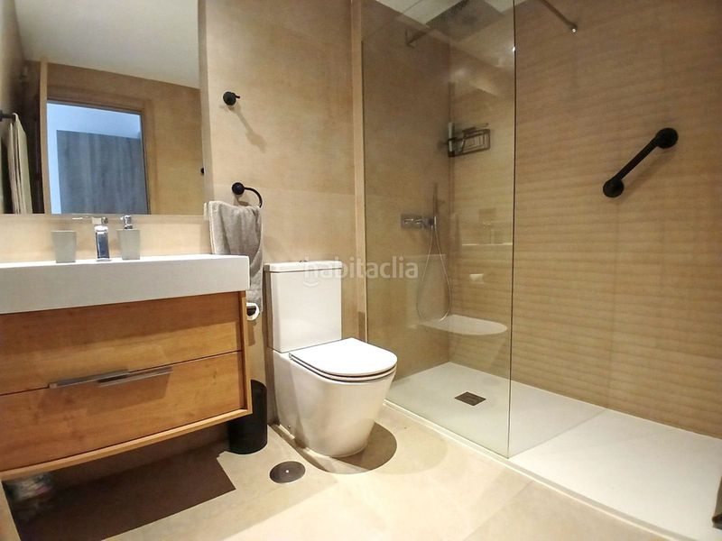Foto 50d4dc08-8404-499c-85bb-9d508799c60f. Apartament amb aparcament a marina de Casares Casares