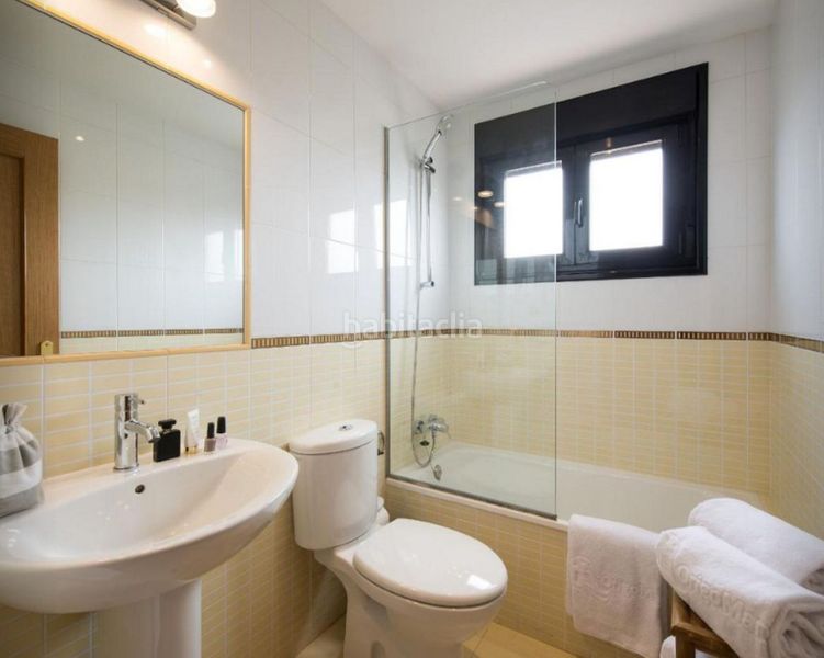 Foto b2cba7d9-021b-4d84-bfa6-f80073848176. Casa amb piscina a La Oliva pueblo Oliva (La)
