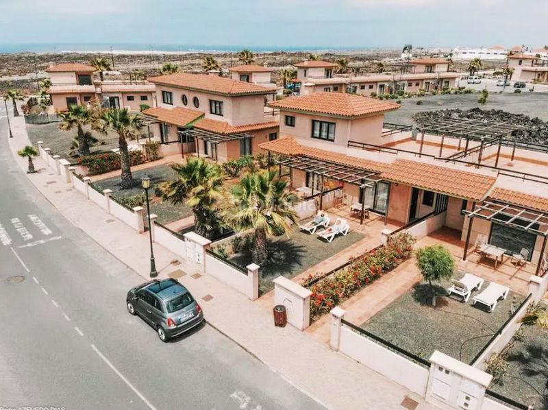Foto d83c324f-9d4c-4967-9928-47ceca898d24. Casa amb piscina a La Oliva pueblo Oliva (La)