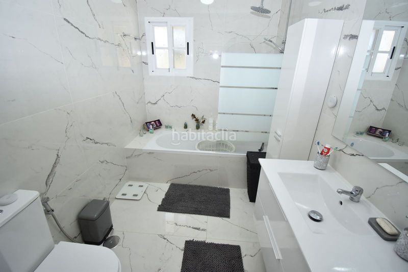 Foto 57901bf8-e264-4630-9393-538a89d3e92b. Casa amb aparcament piscina a Coín