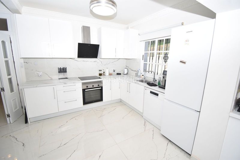 Foto 9b63ab70-27d9-460a-bf9a-1bab31f6db95. Casa amb aparcament piscina a Coín