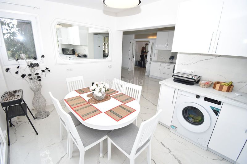 Foto b85c387a-14cf-43e7-a9fb-09d24eda83a9. Casa amb aparcament piscina a Coín