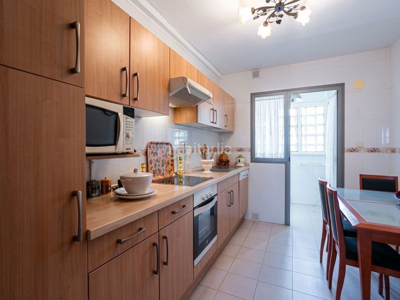 Foto 0f020a44-5420-4cbe-8c03-43d456bb5f3b. Apartament amb aparcament piscina a Las Flores Mijas