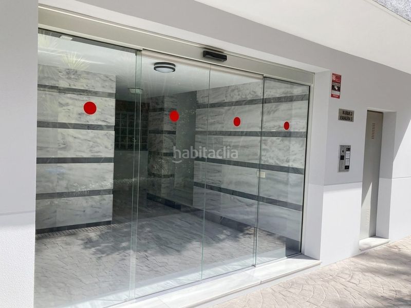 Foto 61dbad13-19eb-4f67-93bf-72acc6354ca2. Apartament amb aparcament piscina a Las Flores Mijas