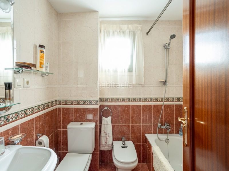 Foto df147005-d4c0-4cf1-b747-a18201ab412a. Apartament amb aparcament piscina a Las Flores Mijas