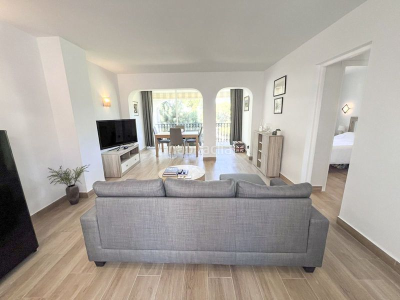 Foto fbe521ce-e7c3-4049-ba9c-ca5b166b30df. Apartament amb piscina a Parque Central Estepona