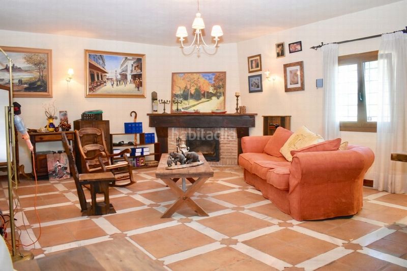 Foto 0e364f29-18bf-47e0-b1d7-89bcabfa7878. Casa a Las Flores Mijas
