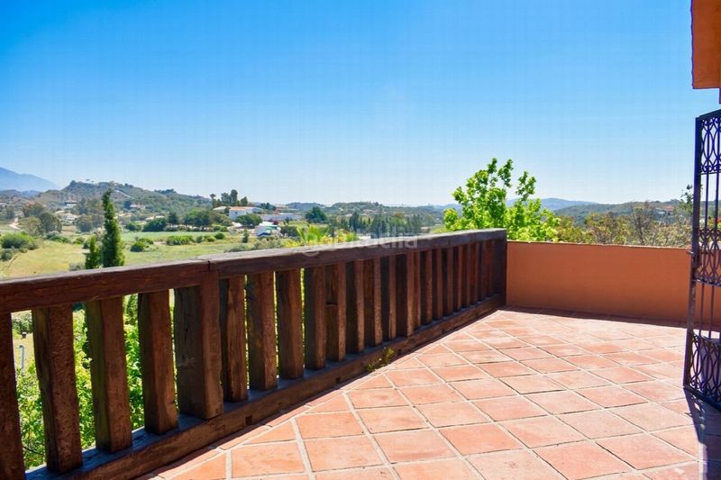 Foto 24a66a84-0b8e-4569-be67-9e3a62f36baa. Casa a Las Flores Mijas
