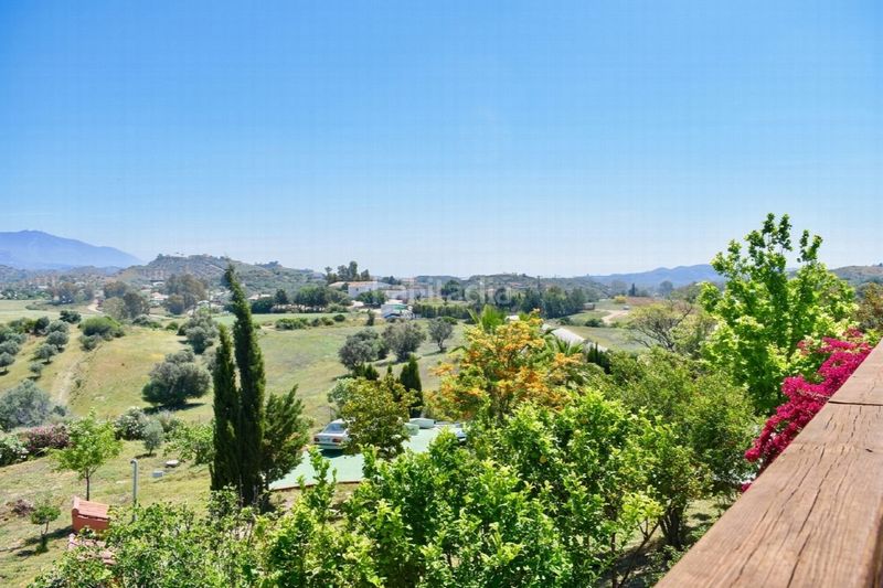 Foto 2ff02f25-f445-4bdc-821a-28977949e10d. Casa a Las Flores Mijas
