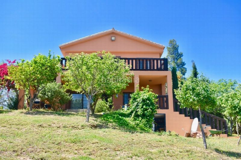 Foto dc0f54cc-4973-4274-af6b-09ff1049f742. Casa a Las Flores Mijas
