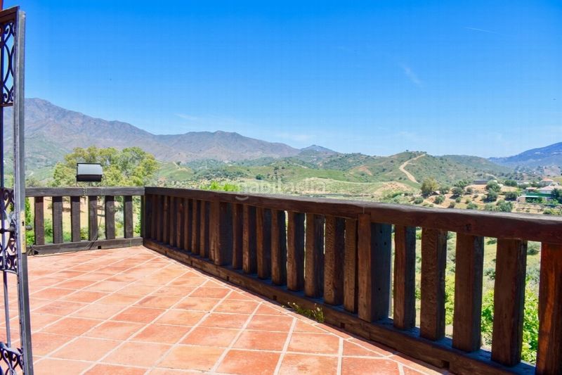 Foto f174e80e-228d-462c-b2a6-05dd2a86a893. Casa a Las Flores Mijas