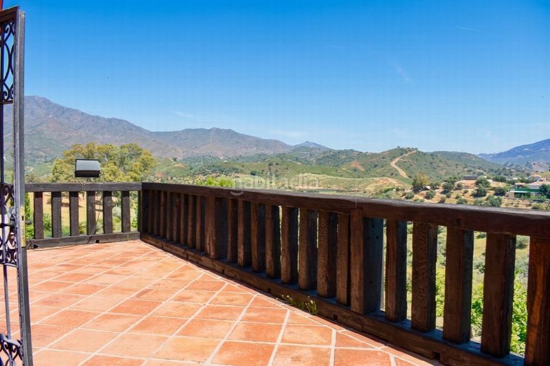 Foto a5a8a0e2-1ae5-4ed3-afec-c1cf21deab07. Casa a Las Flores Mijas