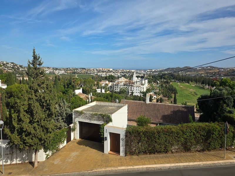 Foto 0f1467bd-e402-445b-85e0-b23f2db149cd. Casa amb aparcament a Mijas golf Mijas