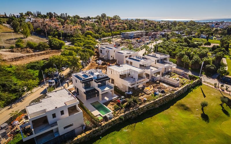 Foto 9f04ec15-eb00-4f26-a666-069e1c944c7e. Casa amb piscina a Cancelada Estepona