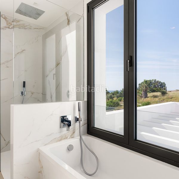 Foto c8251216-172f-423d-aa8a-4899f57fe73a. Casa en Estepona golf Estepona