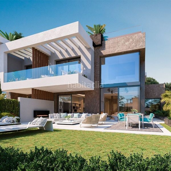 Foto 2fddf0e9-06c1-4193-aeb5-cc09932ed461. Casa adossada a Río Real Marbella