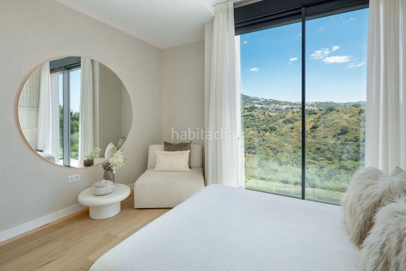 Foto b4f87a2e-2743-4d01-bdf4-f63ea78bfa48. Casa adossada a Río Real Marbella