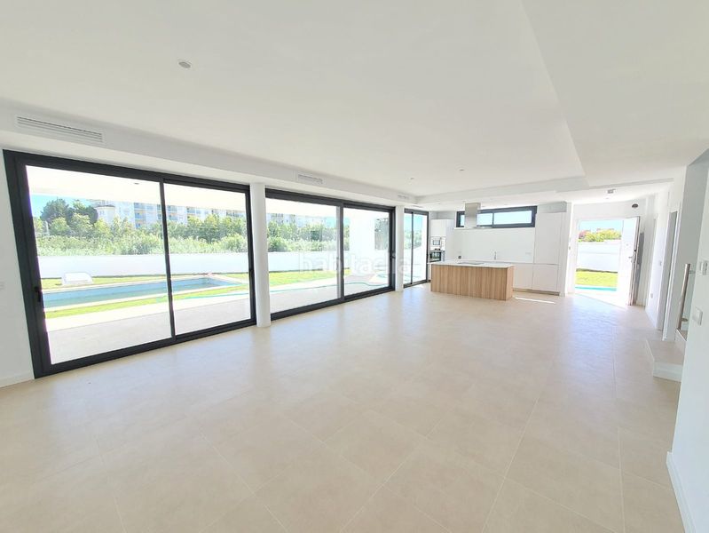 Foto 922fa30a-2851-4223-9926-8ea33dffceee. Casa a El Castillo Manilva