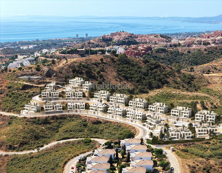 Foto 8397d623-0038-423a-9c2e-be2712a53717. Casa amb aparcament a Riviera del Sol Mijas