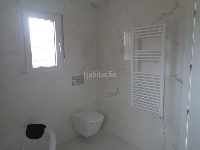 Foto 700e87ab-2c33-40a6-b0c5-0a703063caf4. Casa amb aparcament a Pinoso