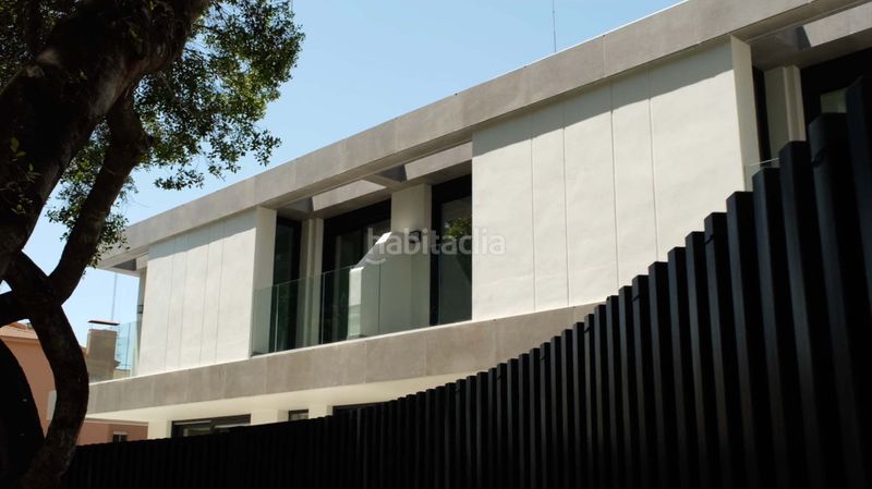 Foto dc318283-ca35-4f7b-9323-70167e8a96f1. Casa adossada a Limonar Málaga